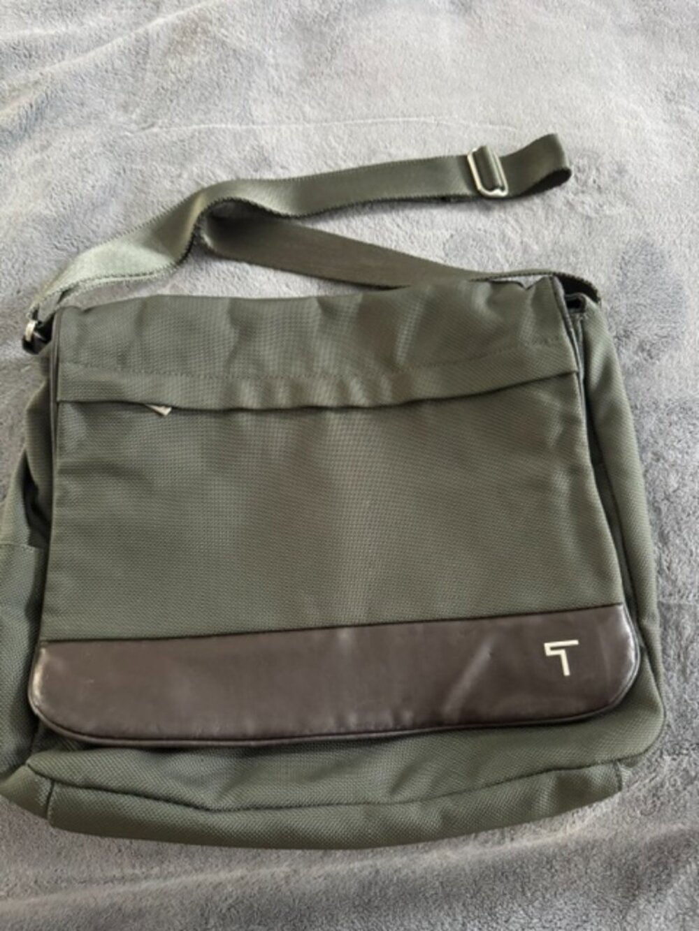 TUMI MESSENGER/LAPTOP BAG